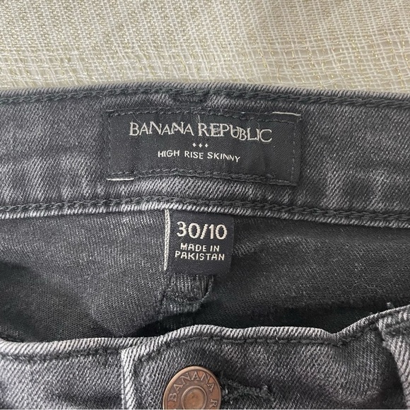 Banana Republic High Rise Skinny Jeans Black Wash Distressed Size 10 - Picture 11 of 14